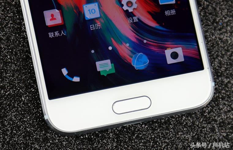 毫无疑问，HTC依旧是目前最好的旗舰手机之一，看看网友的体验