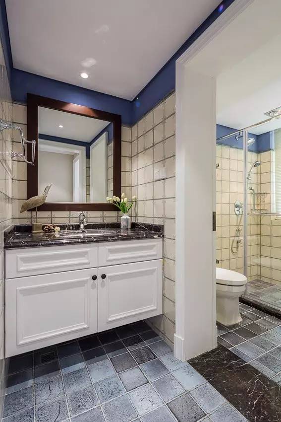 马赛克瓷砖贴卫生间好吗,卫生间地砖用小砖还是马赛克