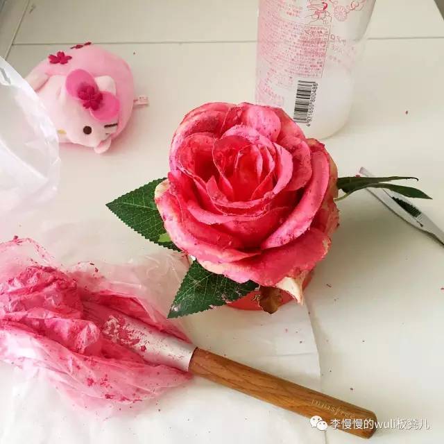 兰蔻玫瑰高光抢不到,我自己做了个花瓣腮红过过瘾