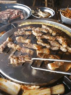 后面的那个小胖子，知道你很可爱，快走开我还要拍照呢！