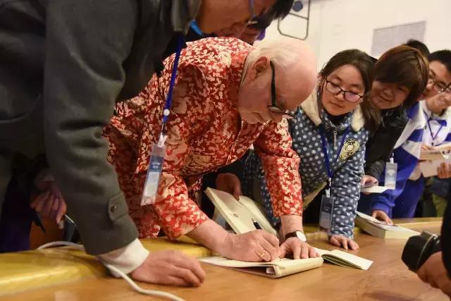 与诺贝尔获得者面对面交流,中学生对话诺奖得主