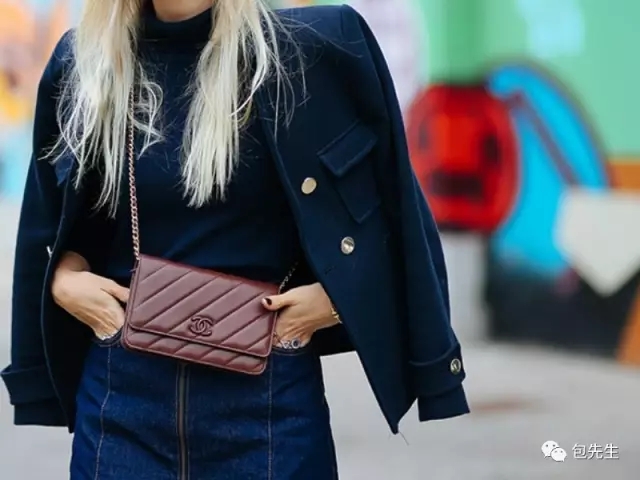 波士顿包与枕头包哪个百搭,波士顿真皮质感水桶包