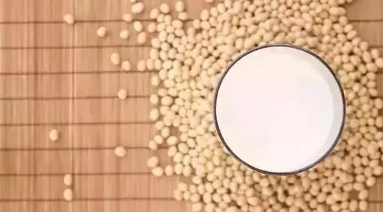 空腹到底能不能喝奶粉,清晨空腹喝豆浆的功效