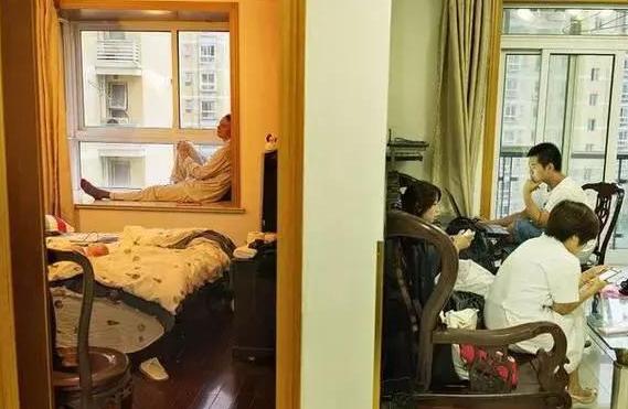 外国男人体验孕妇日常,中国坐月子让外国惊呆