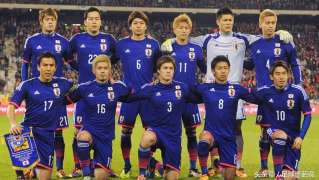 当足球运动员穿上西装堪比男模,足球队的穿西装的谁最帅气