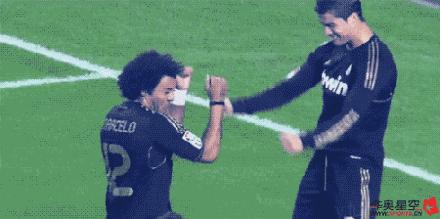 c罗经典庆祝动作gif,c罗招牌庆祝动作素材