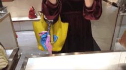 爱马仕专柜曝出假包,爱马仕售假包