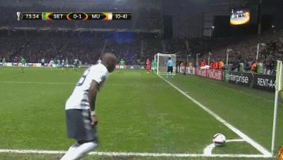 欧联曼联0-4塞维利亚遭逆转,曼联0-0南安普顿德赫亚神扑