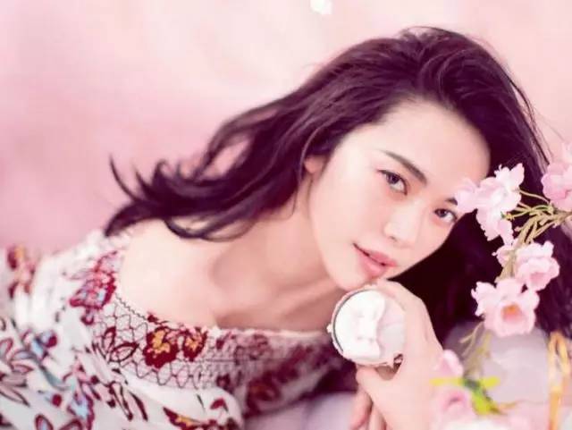 明星怀孕都用什么彩妆,明星孕妇推荐的彩妆品牌