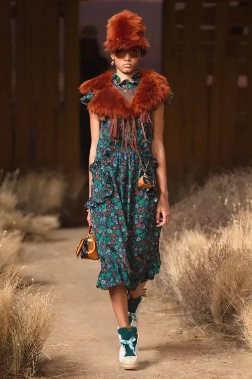 我哭，又跟着阿Sa、吴建豪、Selena 种草了Coach的2017秋冬系列