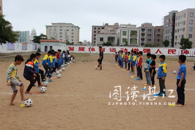 省教育厅检查组到吴川评估校园足球试点县创建工作