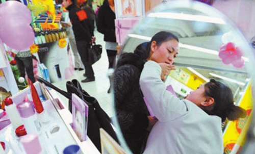 用了晚霜皮肤变白了,擦晚霜脸红怎么办