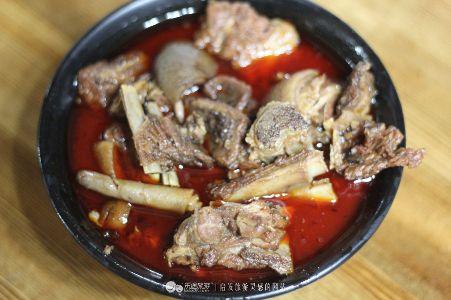 丽江古城的美丽夜景,丽江古城真的是个很美丽的地方