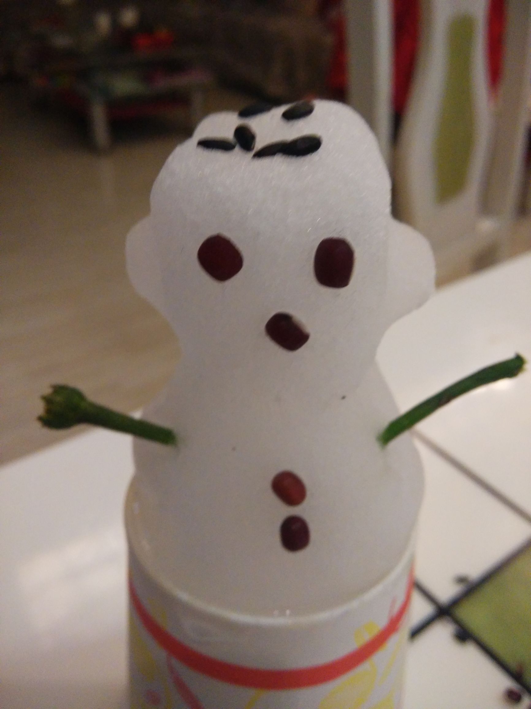 幼儿园被老师批评后不想去上学,幼儿园孩子怕老师不想上学怎么办