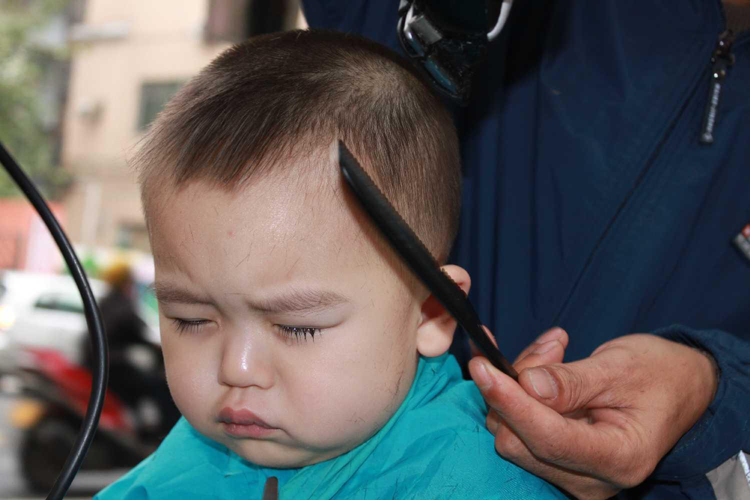 婴儿剃头后鬓角头发不长,婴儿剃头后有一圈头发长不出来