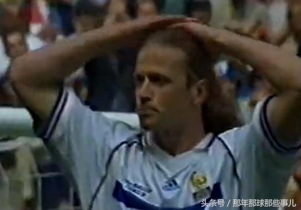 两届世界杯踢丢点球巴乔扼腕痛惜,98年世界杯法国vs意大利点球大战