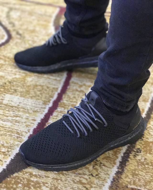 小白鞋就这样退出潮鞋竞技了？下一双潮爆街头的竟是它？