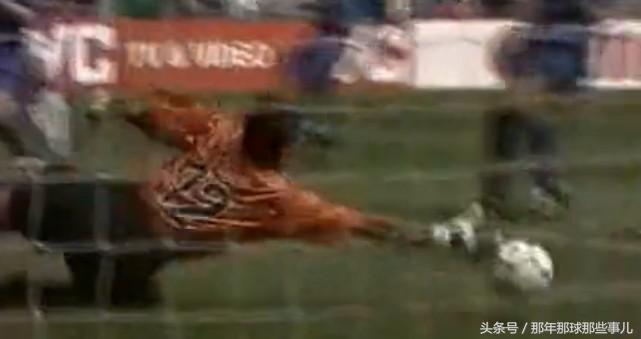 两届世界杯踢丢点球巴乔扼腕痛惜,98年世界杯法国vs意大利点球大战