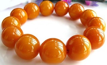 盘玩蜜蜡注意什么,盘玩的蜜蜡变颜色就是真的吗