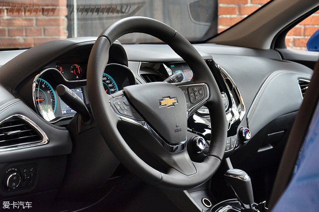 西安13年雪佛兰科鲁兹两厢,雪佛兰1.4t科鲁兹两厢二手车