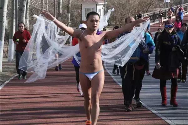 光猪跑的视频,光猪跑北京