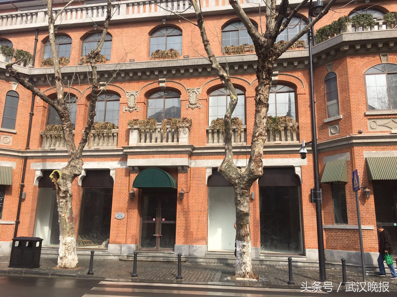 中山大道“F64摄影”门店突然关门工商部门：建议消费者报警