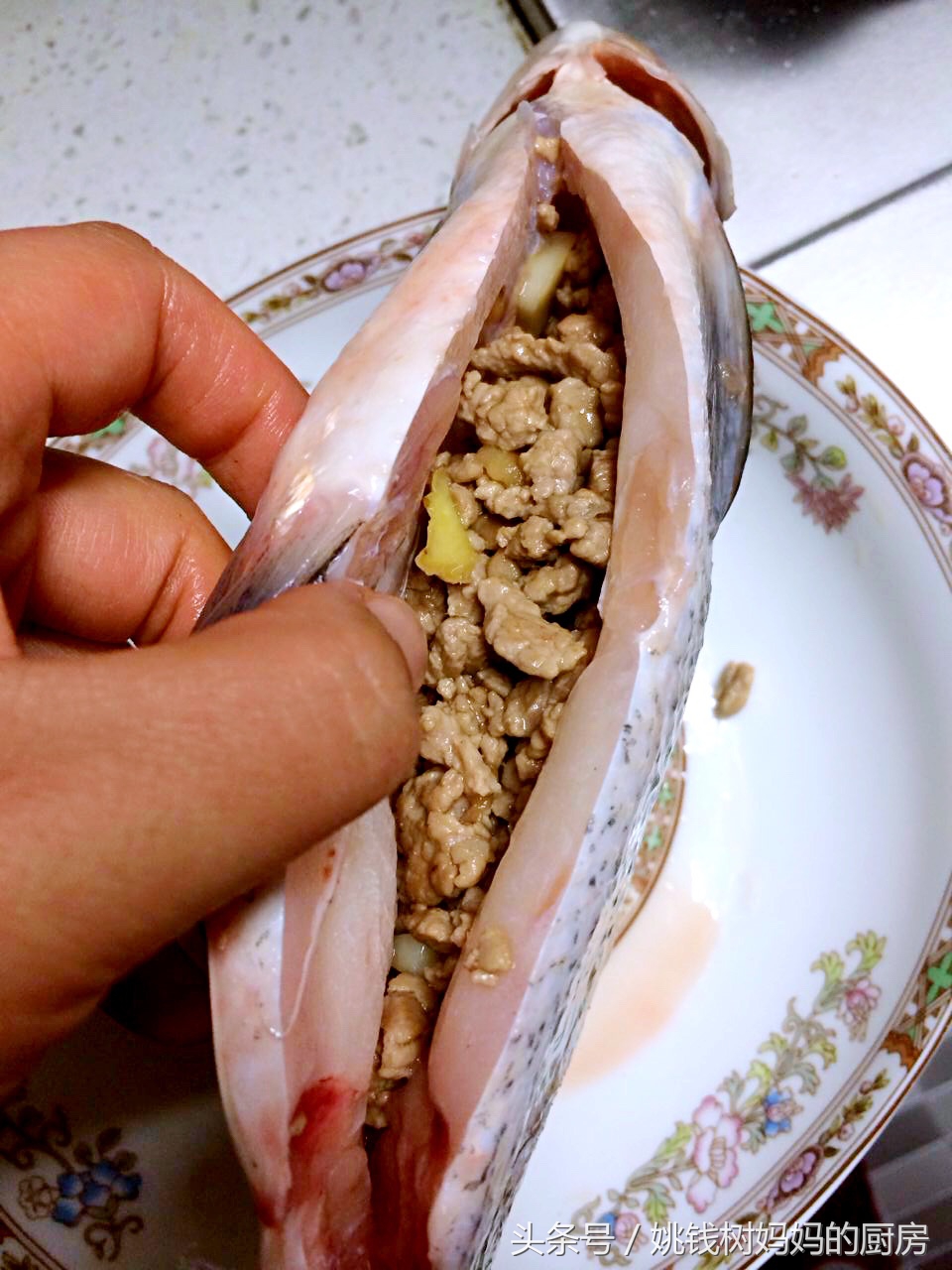 杀鱼开背技巧怎么避免弄破鱼胆,杀鱼不小心把苦胆弄破