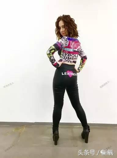 邓紫棋皮裤和别的女星对比,邓紫棋皮裤大盘点