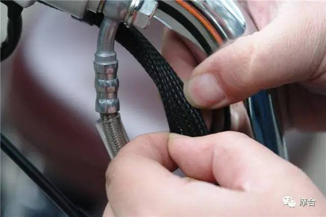 测评｜太子驾到百官跪迎力帆V缸太子车V16登基在即