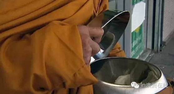 怒!亚洲假和尚已席卷世界各国骗钱!不止是伦敦!老外们都毛了!