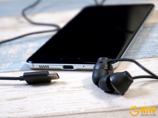 htcuultra屏幕怎么样,htcuultra蓝宝石版