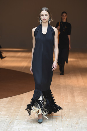 娆ч槼濞滃宸撮粠涓栧鍚屾,娆ч槼濞滃鍧庤偐浠挎