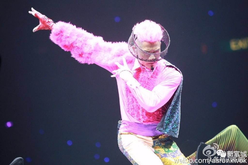 邓紫棋皮裤和别的女星对比,邓紫棋皮裤大盘点