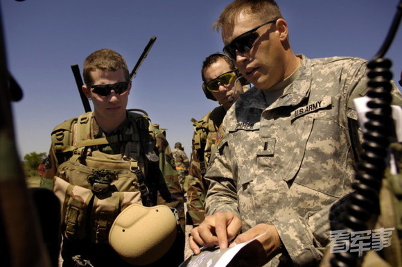 美军的眼镜防弹吗,为什么美军总是戴墨镜