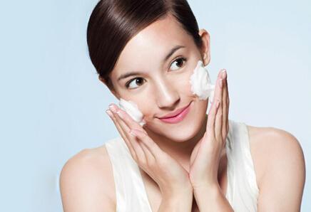 鼻子长痘应该注意些什么,鼻子上长痘是什么原因怎么解决呢