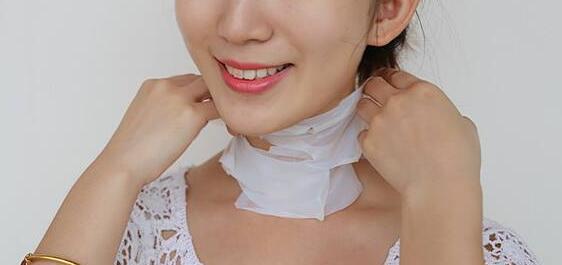 化妆水怎么样涂,用化妆水湿敷皮肤会变黑吗