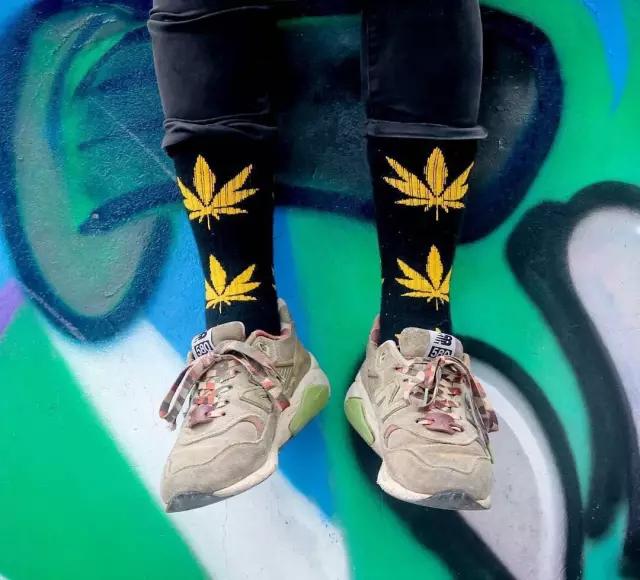 枫叶袜穿着不舒服,穿着枫叶袜