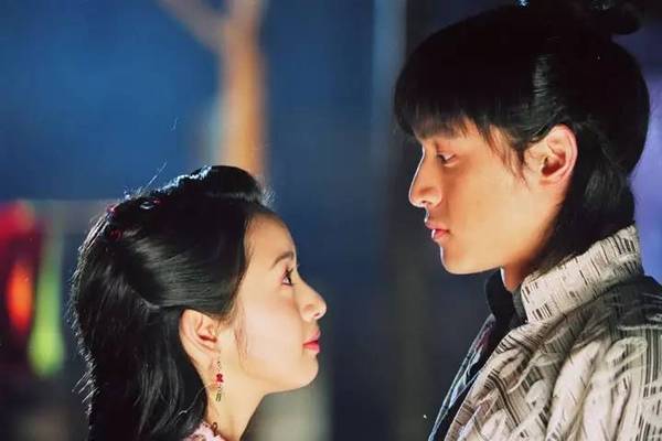 胡歌使用替身是怎么回事,胡歌的替身事件