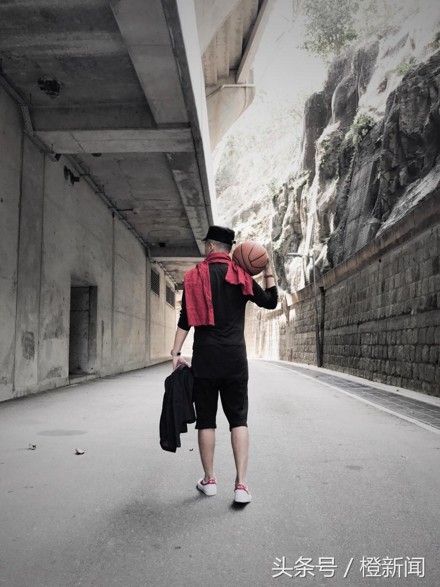 港人穿回力鞋视频,中国人穿回力鞋