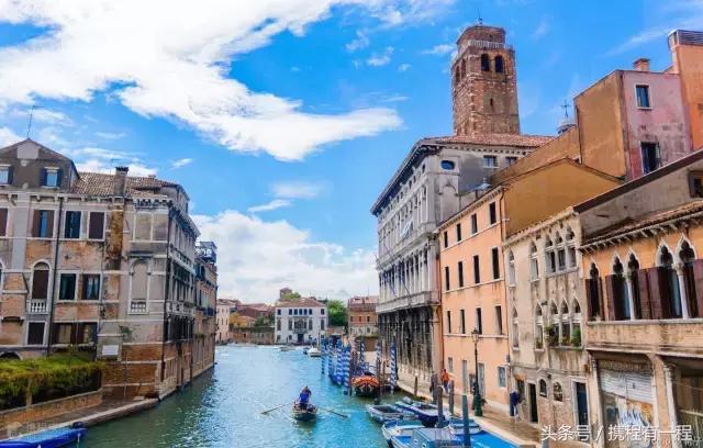 是什么样的国家,公共厕所里竟然只有一个拳头大的壶?