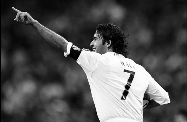 功利足球你别催，足球不只金钱与成绩，还有英雄