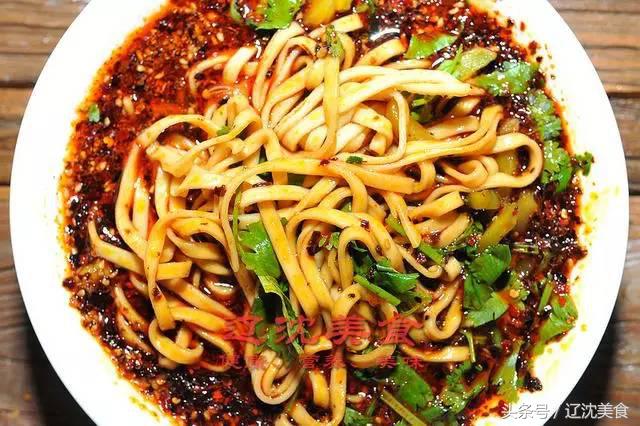 最低人均十元钱最贵二百元！藏在沈阳街头巷尾的暗黑料理