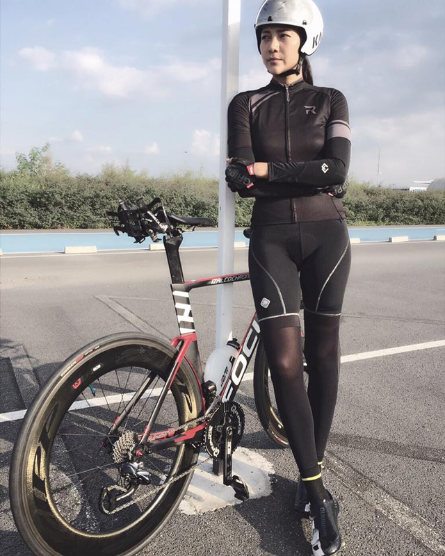 泰国除了人妖，能把自行车玩得这么溜的女神级人物，我也是服了！