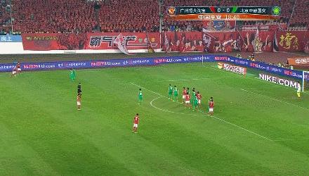 是谁让郑智又怒又无语？这个黑衣法官原来真姓黑！据说后台很硬