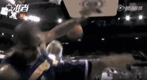 贩毒坐牢后靠卖汉堡逆袭人生，臭屌丝杀入NBA夺下总冠军