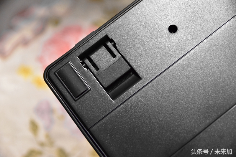 弹指跳动清脆音符，拓荒者MEKAPRO机械键盘青轴版评测