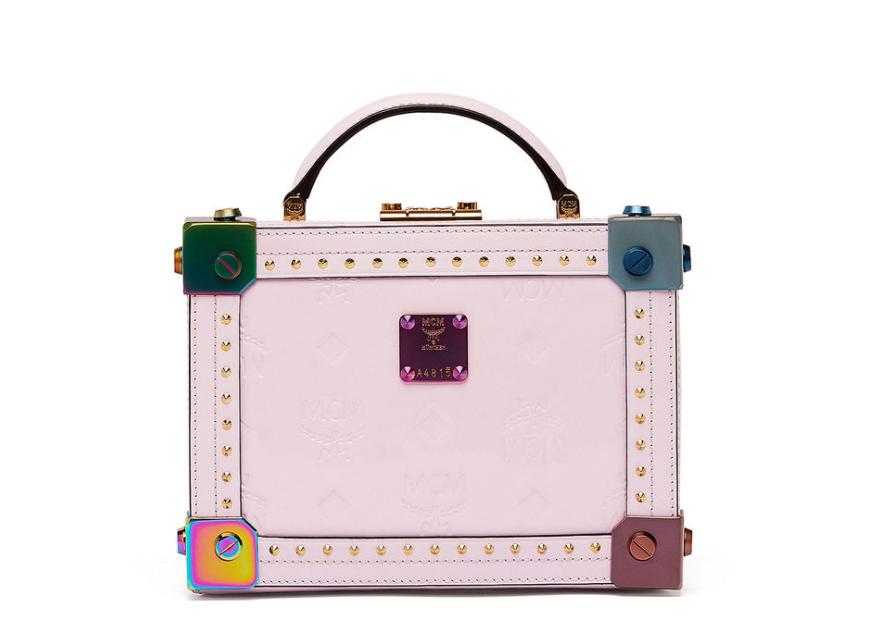 谁说穷就不能买好包？这些一线女星背的包并不贵！