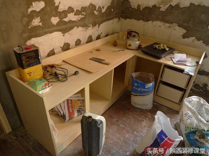 带天井的木头老房子,60平老房子一楼带院子