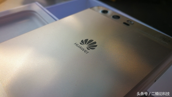 华为p10钻雕蓝后盖原厂,华为p10钻雕蓝陶瓷白哪个好