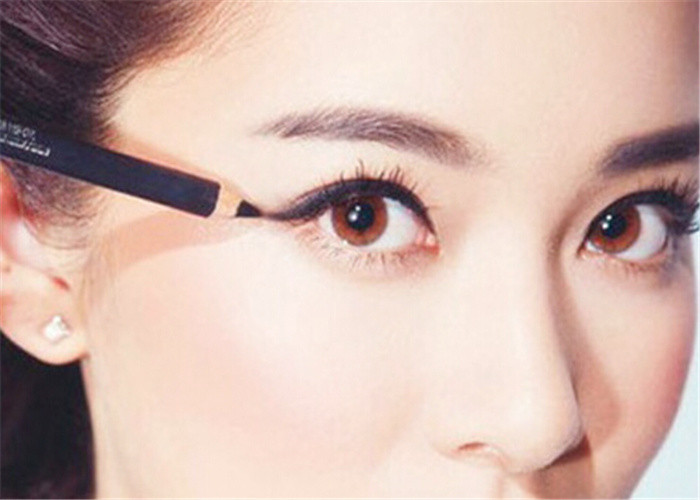 这样画眼妆优雅高级简直美到爆,怎样画眼妆自然好看不加假睫毛